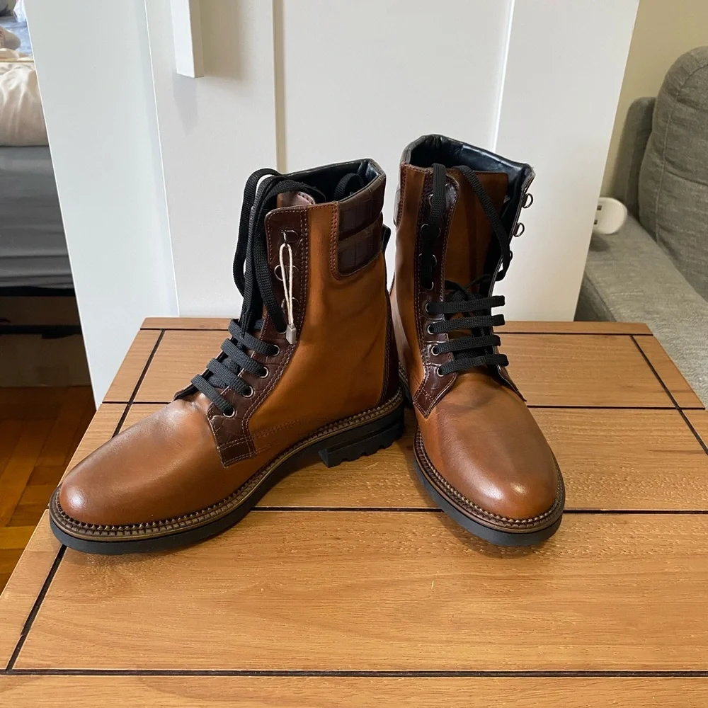 NWOT DIVINE FOLLIE Leather boots Made in Italy - Size 36 - Picture 3 of 8